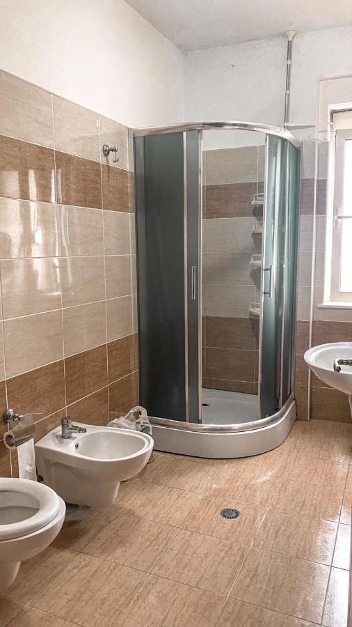 Lando Apartment Shkodër Esterno foto